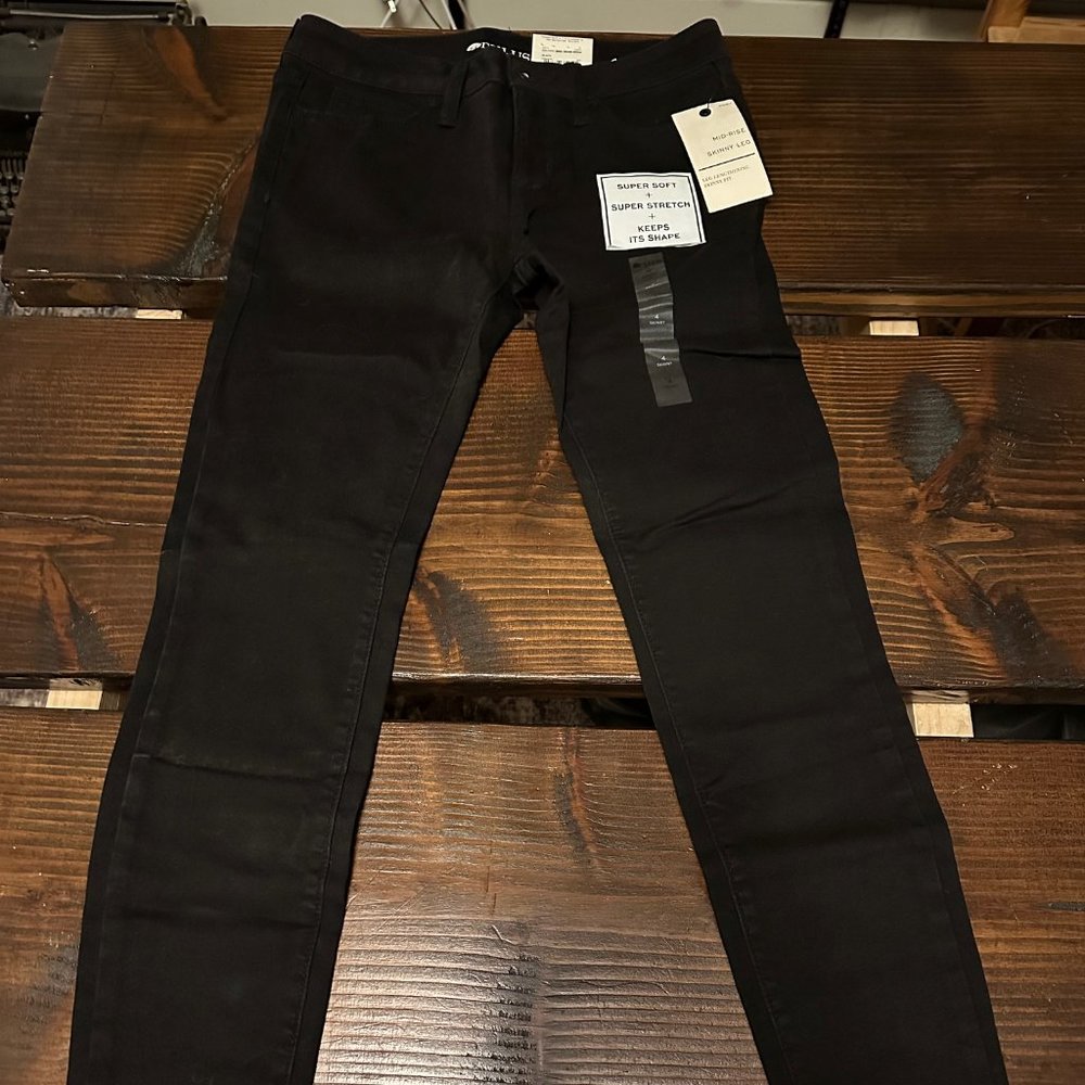 JC Penney - Stylus Skinny Black Jeans - Women's Size 4 - brand new with tags!